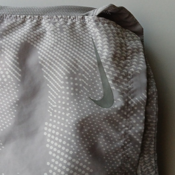 Nike Shorts Men’s Large Gray Swoosh - Picture 11 of 11